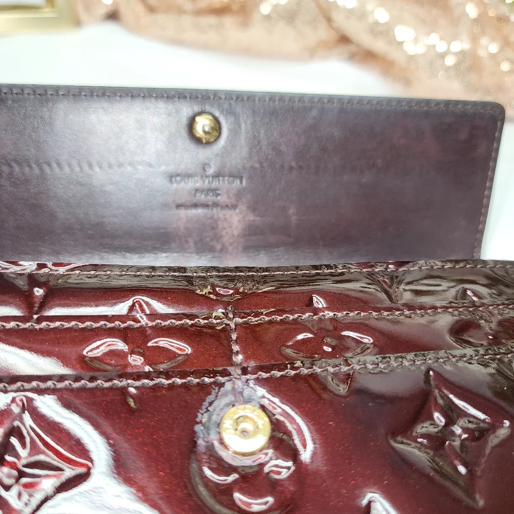Authentic Louis Vuitton Amarante Monogram Vernis Sarah Wallet W/ Box AND COA